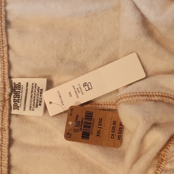 New with tags, Pink relaxed sweat shorts, cream colored, size xxl - Picture 3 of 9